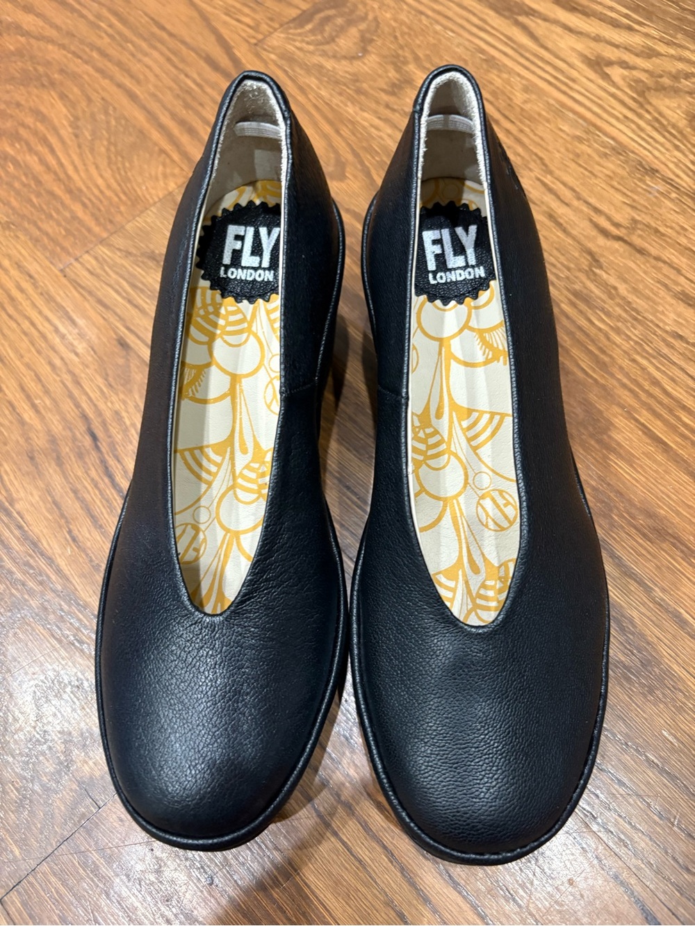 FLY London Black Leather Slip-On Flats Platform 35/5 - Picture 8 of 10